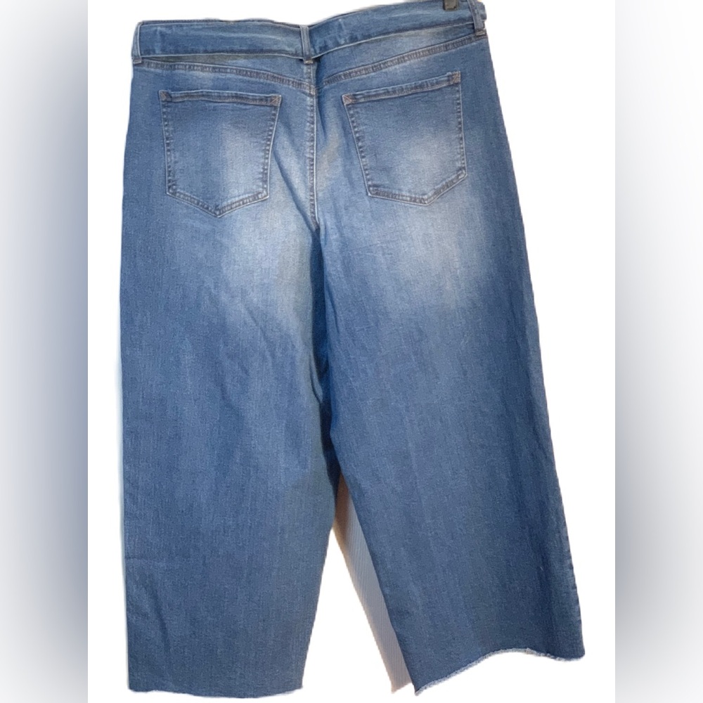Scoop Wide Leg Mid Wash Blue Denim Jeans with Denim Belt. EC SZ 18. Raw Hem - Picture 2 of 5